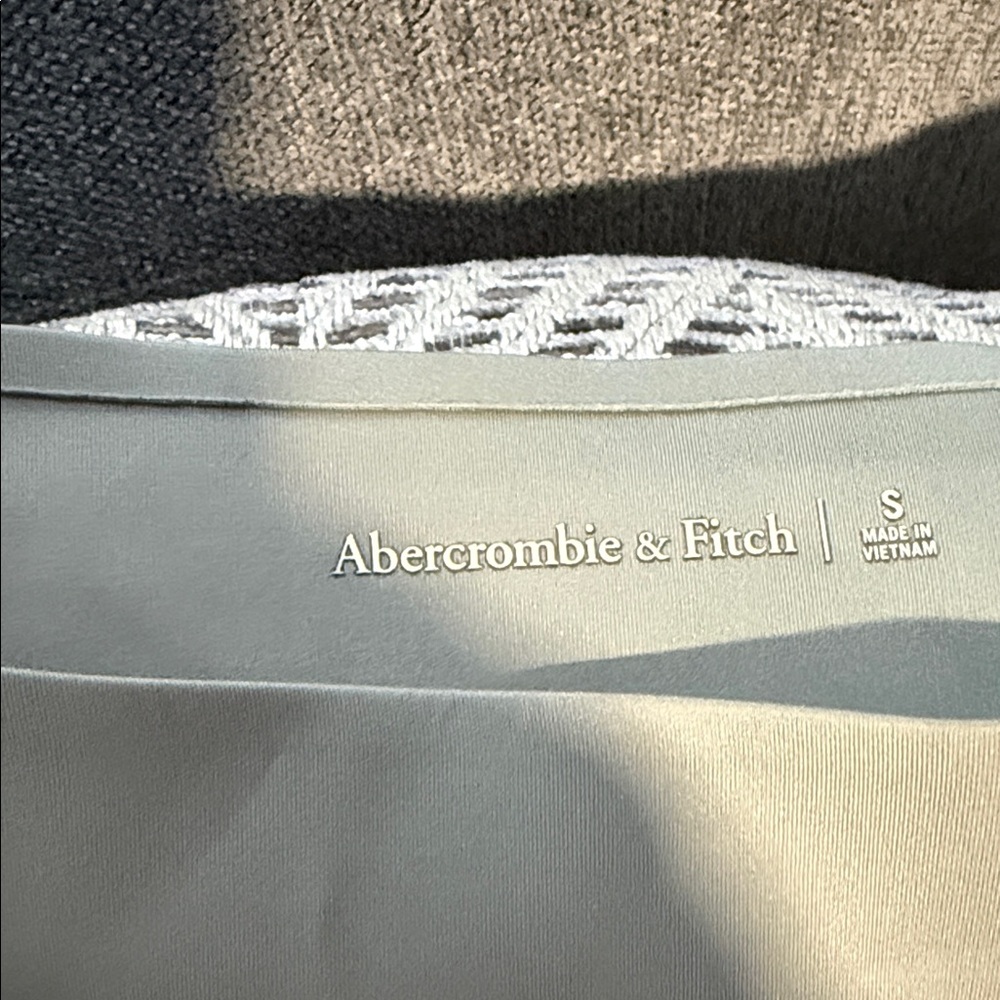 Abercrombie & Fitch Light Gray Scoop Neck Top.